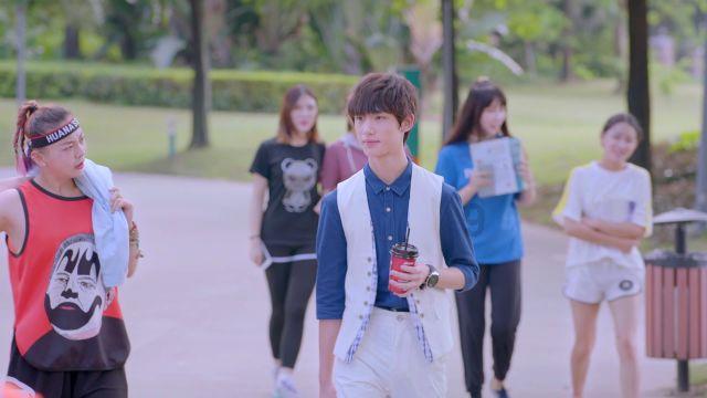 辽宁腰站村:全村都是皇室后裔,男留小辫女穿旗袍,不与外姓通婚